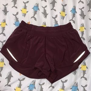 Lululemon Hotty Hot Low Rise Short 2.5”